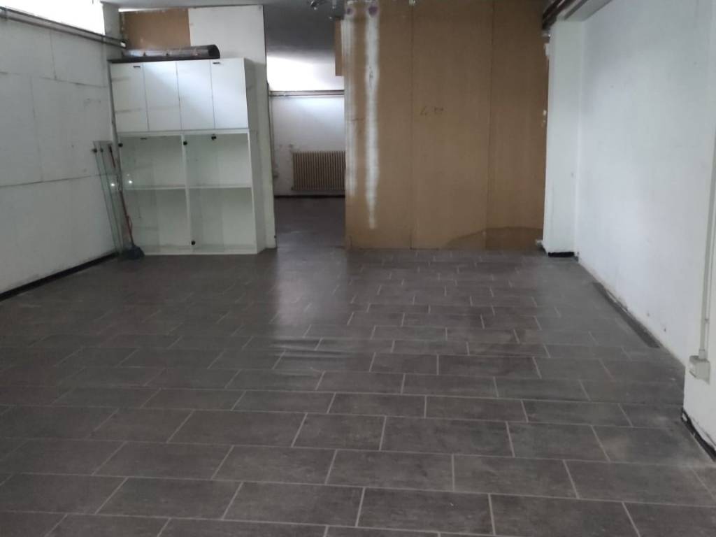 locale commerciale in affitto a Pesaro in zona Soria