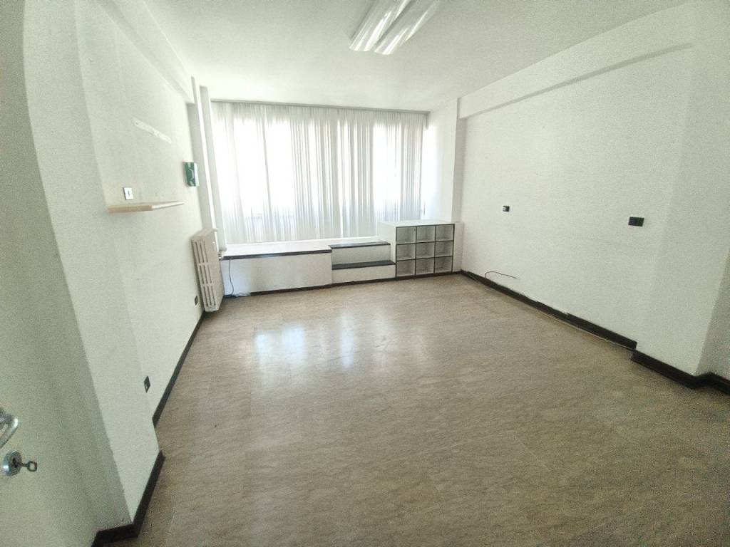 ufficio in affitto a Pesaro in zona Mare