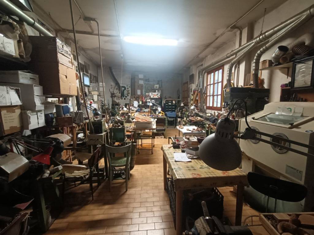 locale commerciale in affitto a Pesaro in zona Soria