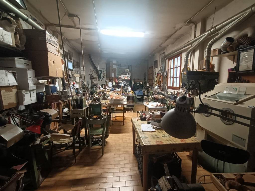 locale commerciale in affitto a Pesaro in zona Soria