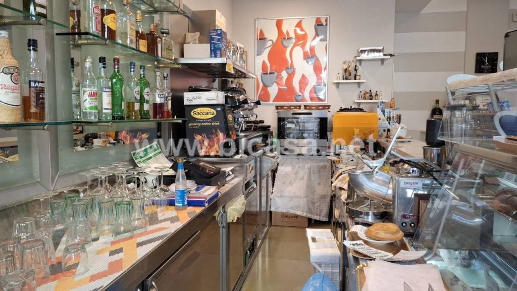 negozio in affitto a Pesaro in zona Mare