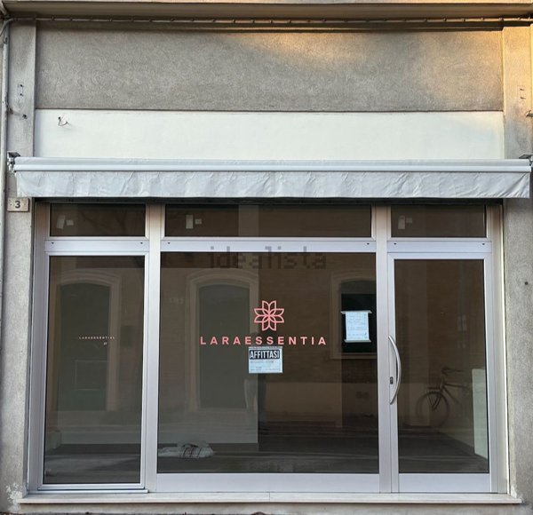 locale commerciale in affitto a Pesaro