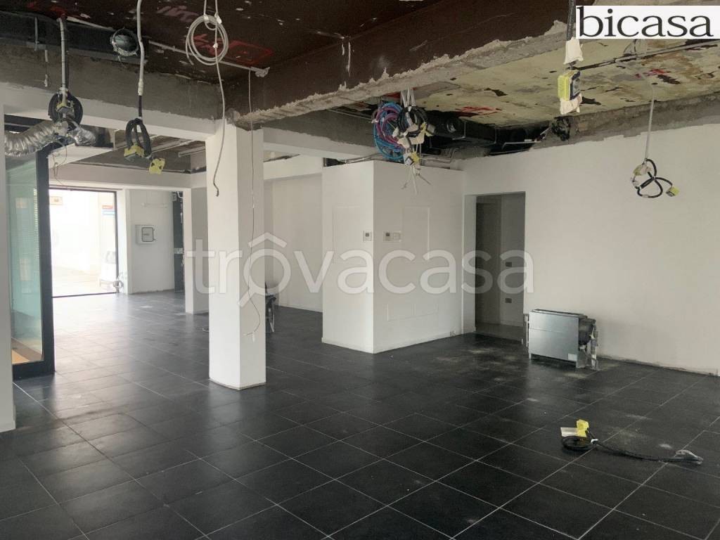 negozio in affitto a Pesaro