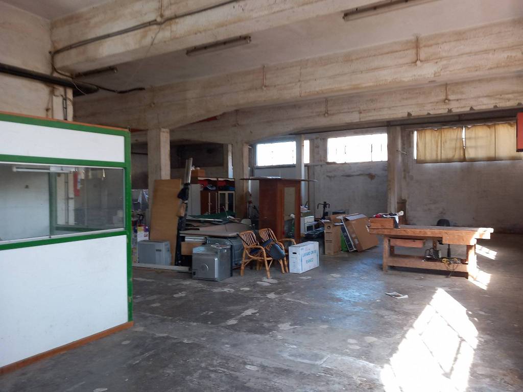 locale commerciale in affitto a Pesaro in zona Soria