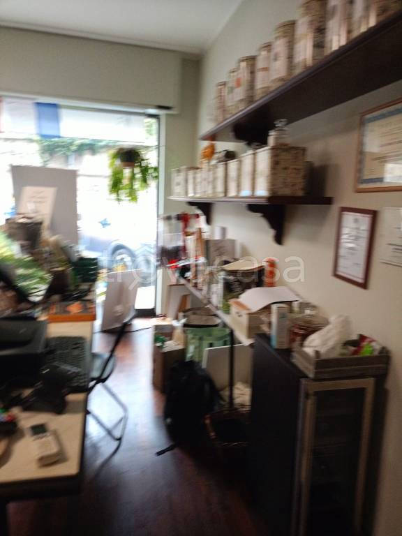 negozio in affitto a Pesaro in zona Centro Città