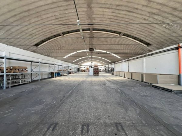 locale commerciale in affitto a Pesaro in zona Santa Veneranda