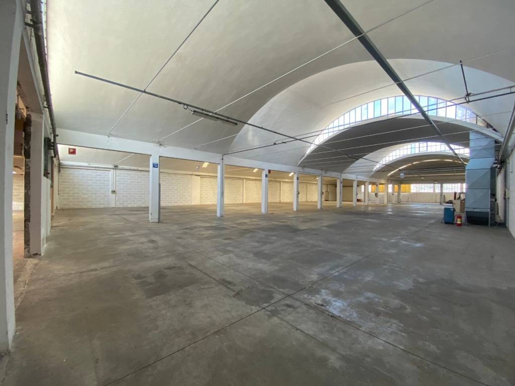 locale commerciale in affitto a Pesaro in zona Soria