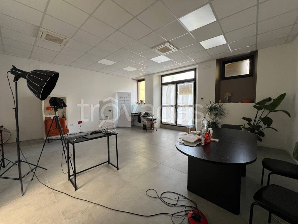 negozio in affitto a Pesaro in zona Centro Città