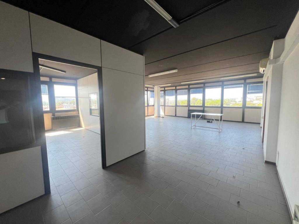 ufficio in affitto a Pesaro in zona Vismara