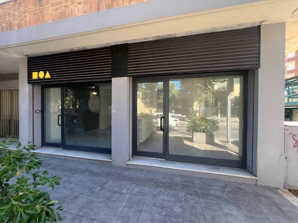 negozio in affitto a Pesaro