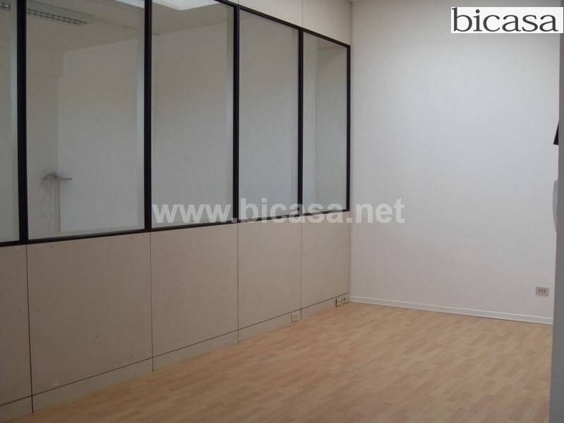 ufficio in affitto a Pesaro in zona Cattabrighe