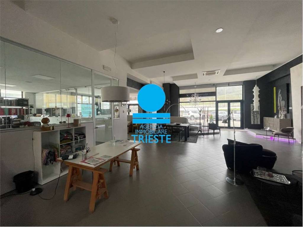 locale commerciale in affitto a Pesaro