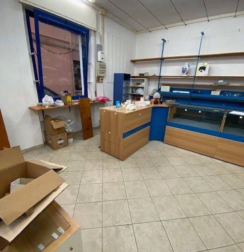 negozio in affitto a Pesaro in zona Centro Città