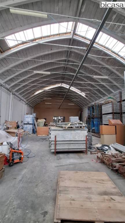 locale commerciale in affitto a Pesaro in zona Villa Fastiggi