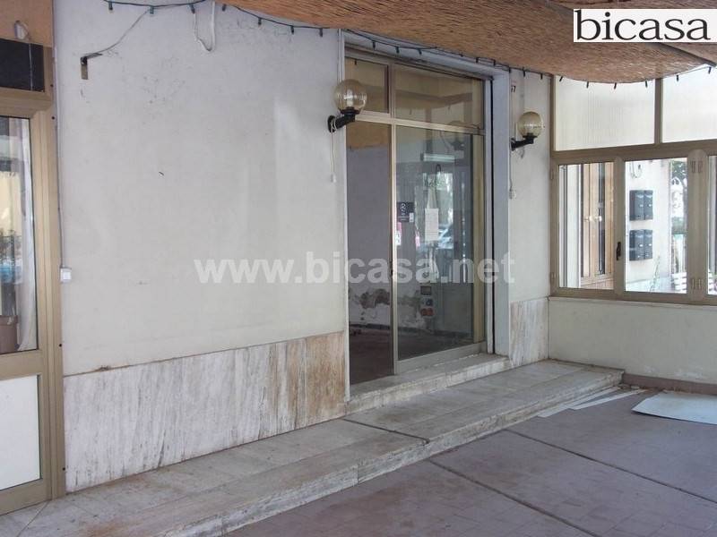 negozio in affitto a Pesaro in zona Pantano