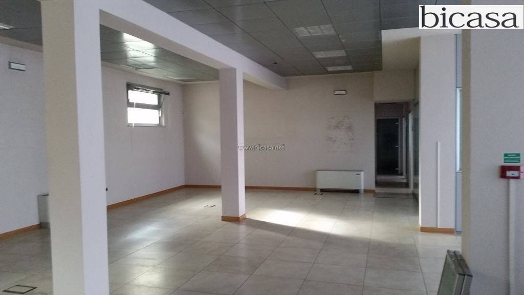 negozio in affitto a Pesaro in zona Pantano