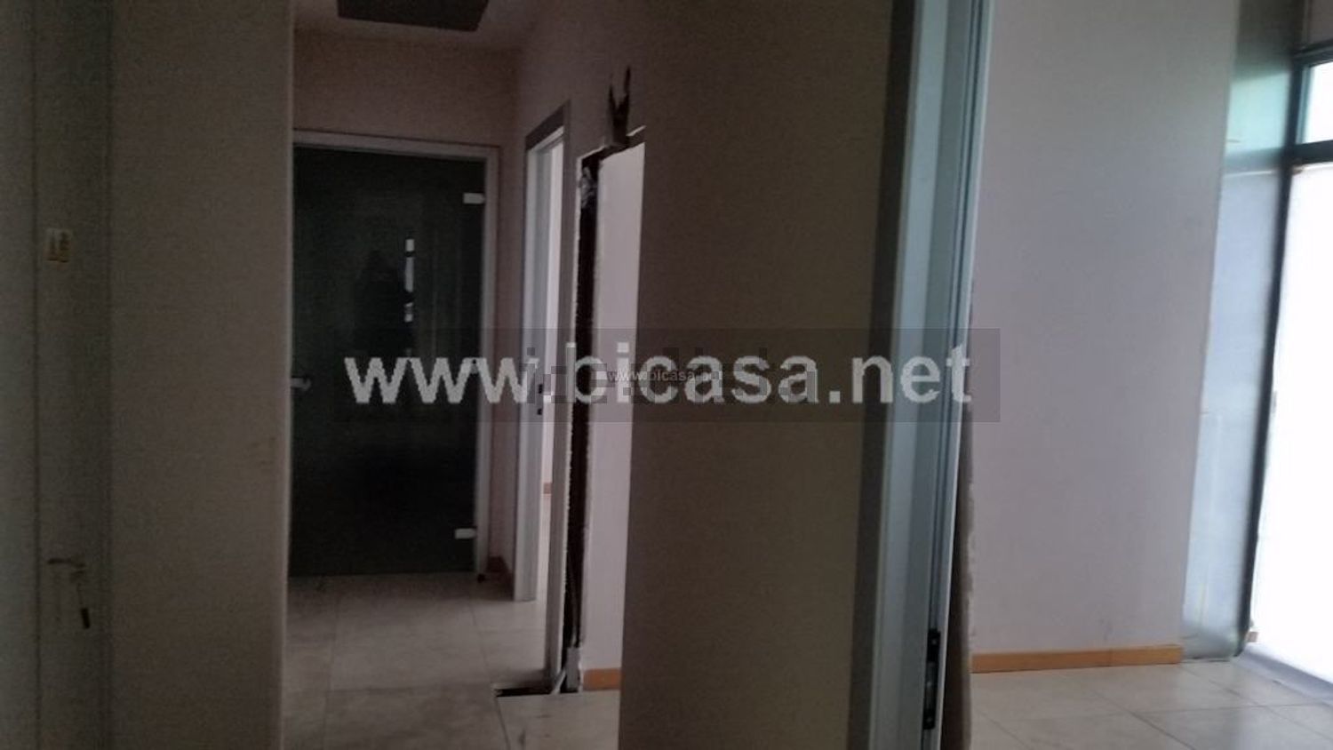 negozio in affitto a Pesaro in zona Muraglia