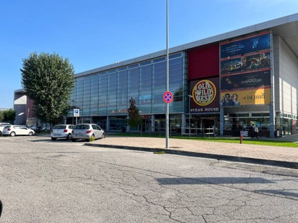 negozio in affitto a Pesaro in zona Cattabrighe