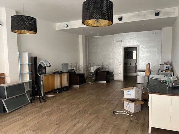 locale commerciale in affitto a Pesaro in zona Centro Città