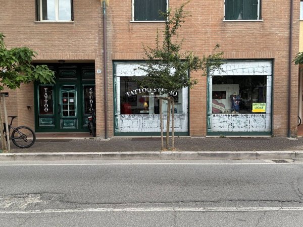 locale commerciale in affitto a Pesaro