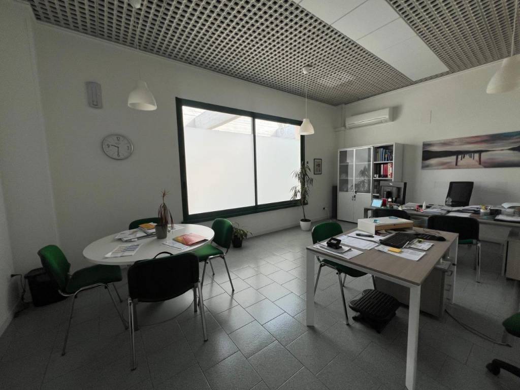 ufficio in affitto a Pesaro in zona Santa Veneranda