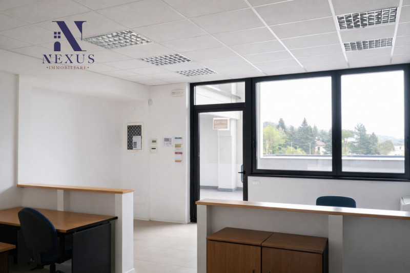 ufficio in affitto a Pesaro in zona Fabbrecce
