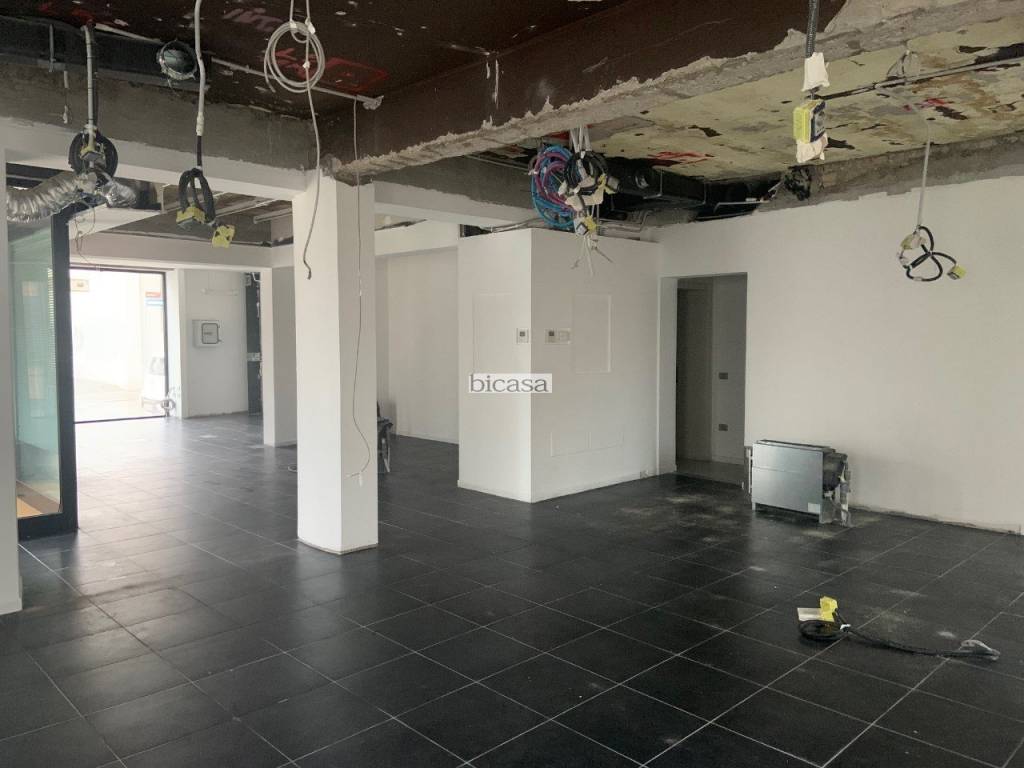 locale commerciale in affitto a Pesaro