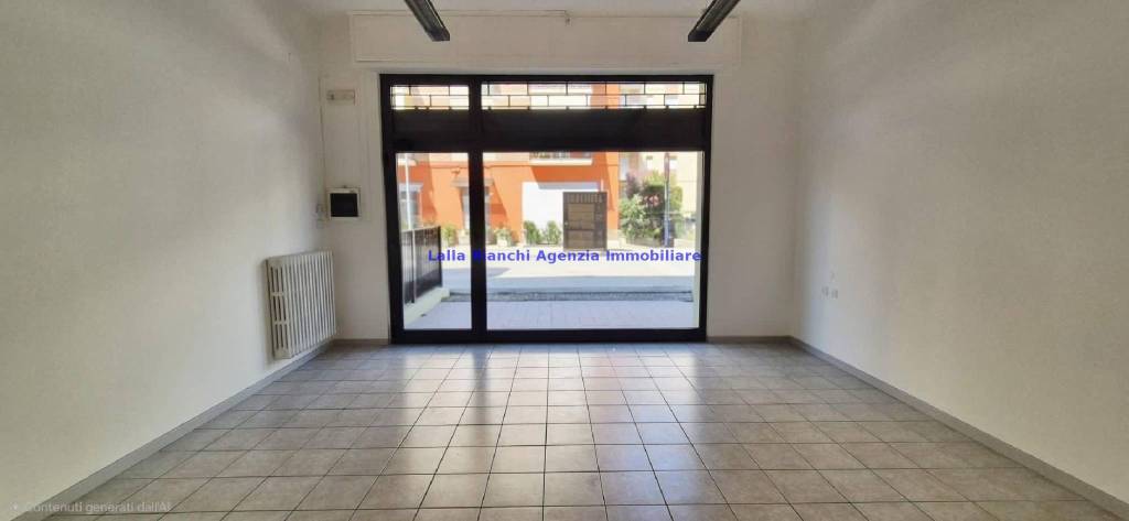negozio in affitto a Pesaro in zona Pantano