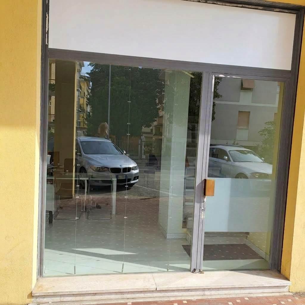 locale commerciale in affitto a Pesaro in zona Montegranaro