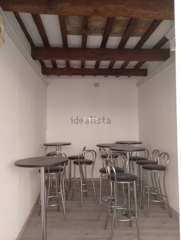 negozio in affitto a Pesaro in zona Centro Città