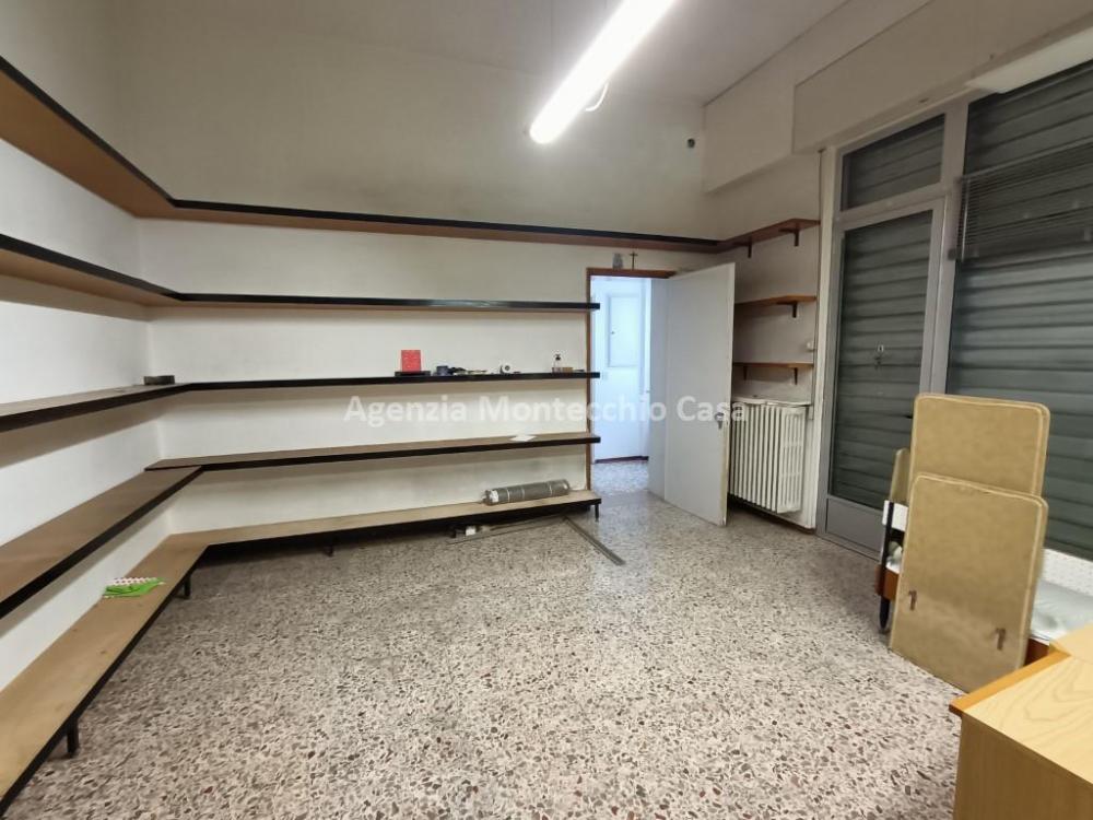 negozio in affitto a Vallefoglia in zona Sant'Angelo in Lizzola