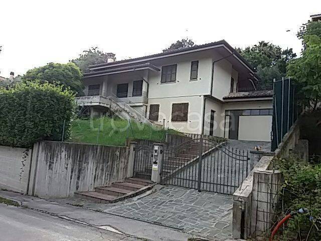 casa indipendente in affitto a Colli al Metauro