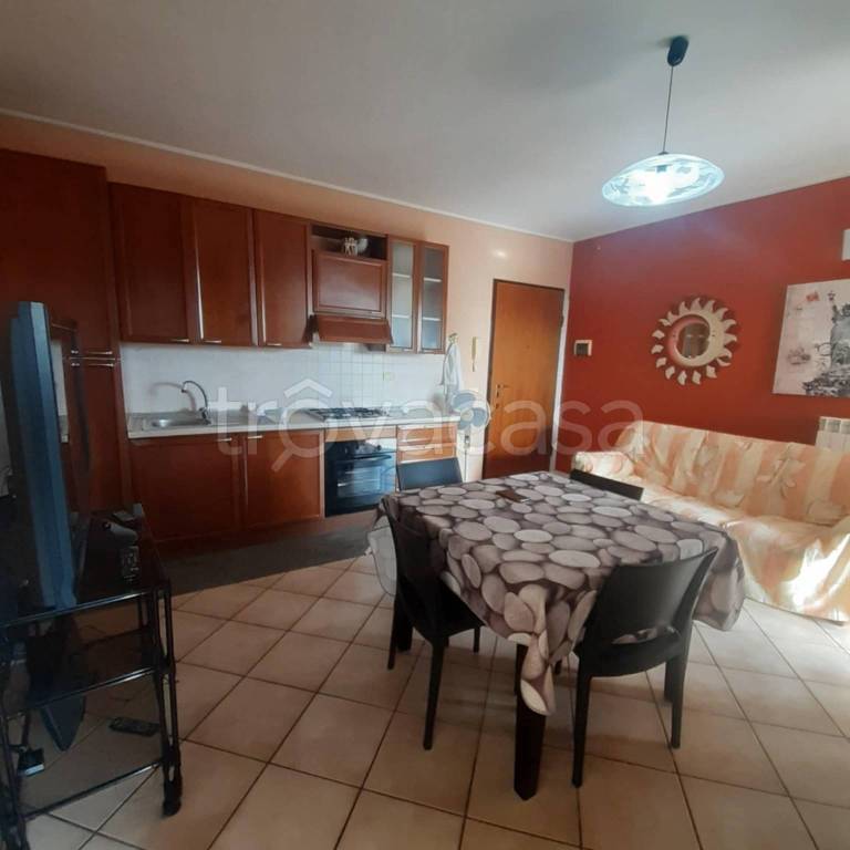 appartamento in affitto a Colli al Metauro