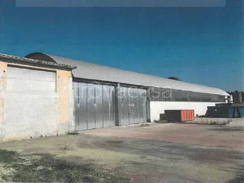 locale commerciale in affitto a Colli al Metauro