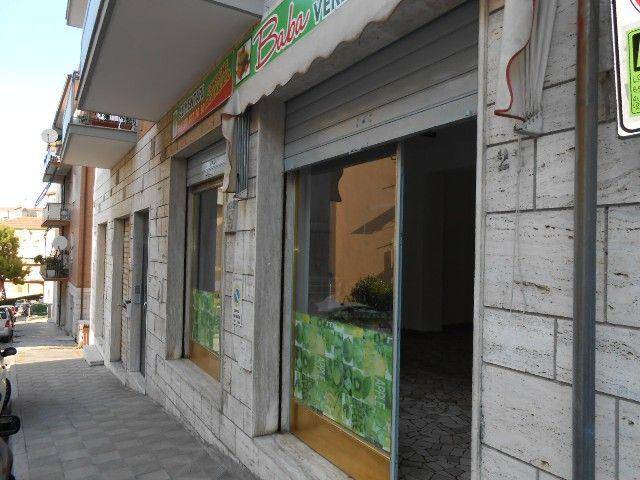 locale di sgombero in affitto ad Ancona in zona Pinocchio