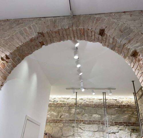 negozio in affitto ad Ancona in zona Piano San Lazzaro