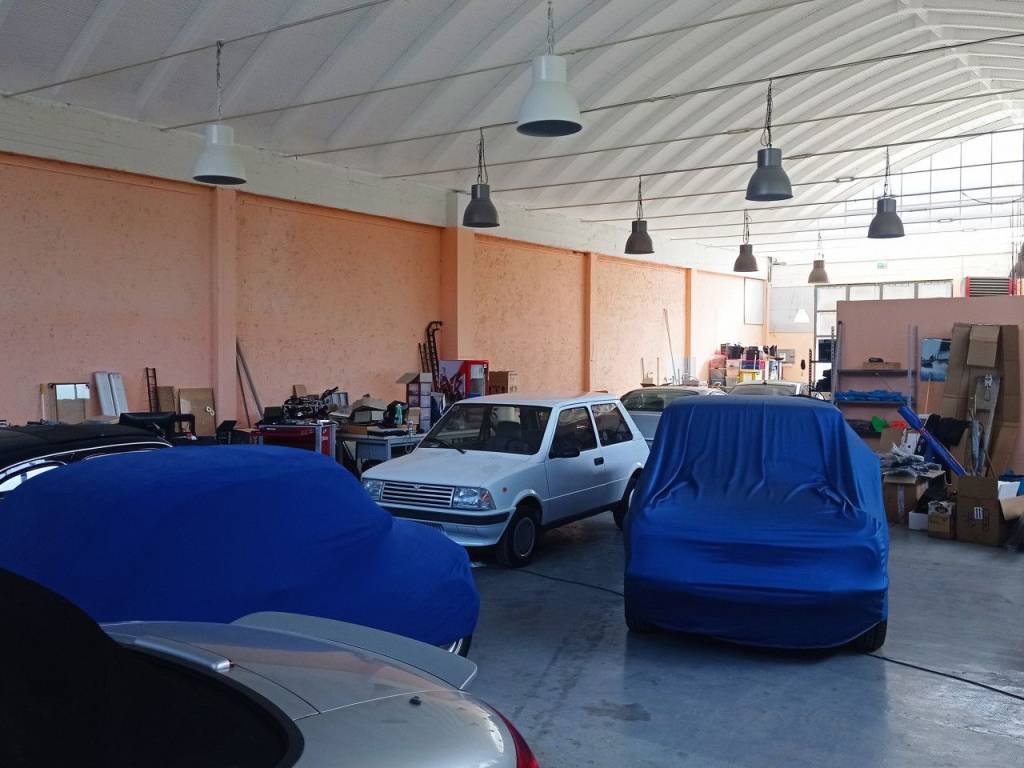 locale commerciale in affitto ad Ancona in zona Palombare