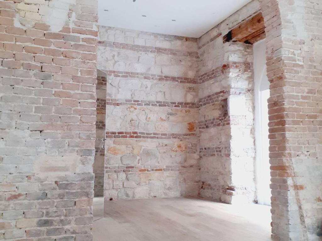negozio in affitto ad Ancona