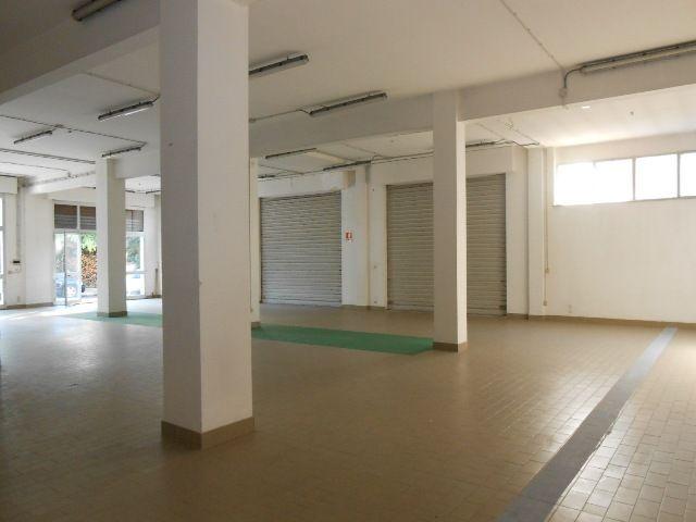 negozio in affitto ad Ancona in zona Palombare