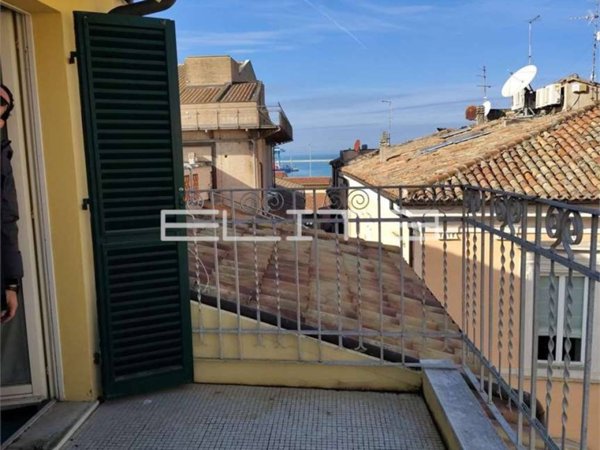 appartamento in affitto ad Ancona in zona Centro Storico