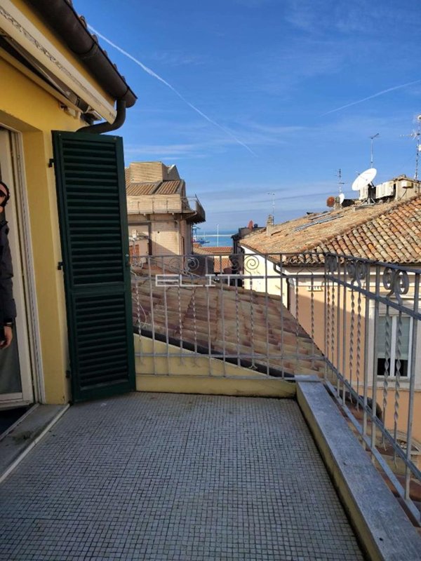 appartamento in affitto ad Ancona in zona Adriatico