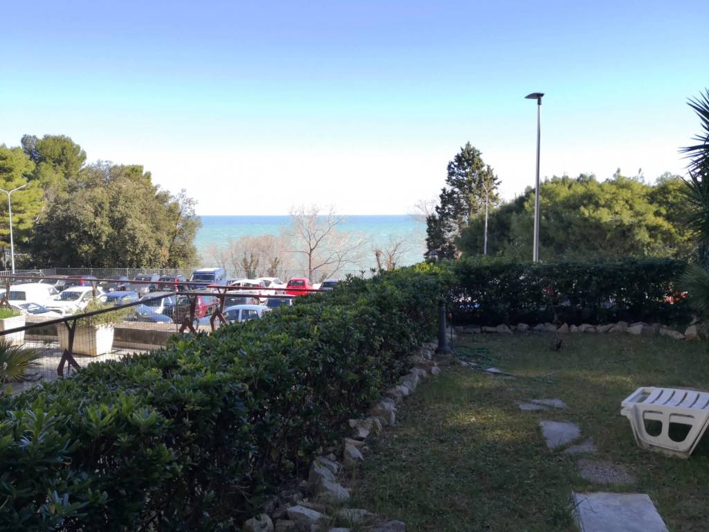 appartamento in affitto ad Ancona in zona Adriatico