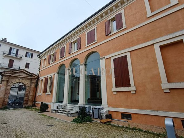 ufficio in affitto ad Ancona in zona Adriatico