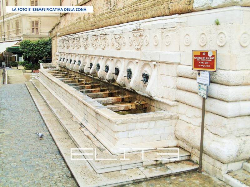 locale commerciale in affitto ad Ancona in zona Centro Storico