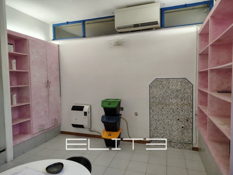 negozio in affitto ad Ancona in zona Centro Storico