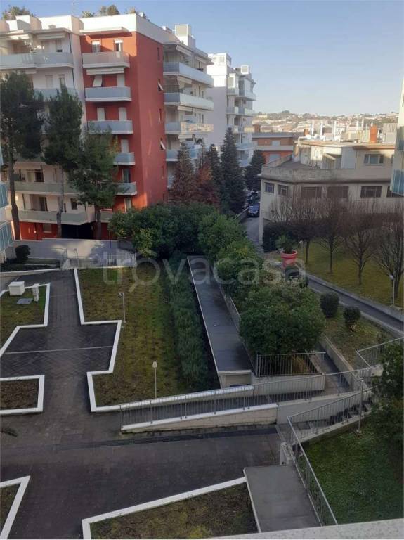 appartamento in affitto ad Ancona in zona Palombare
