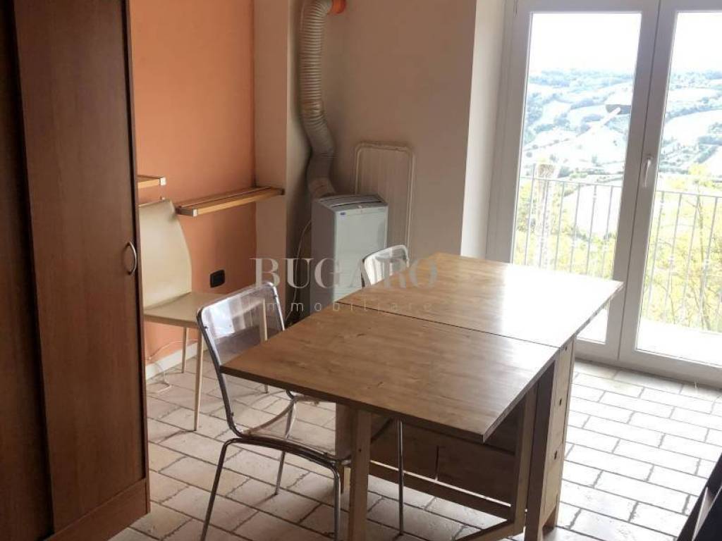 appartamento in affitto ad Ancona in zona Paterno