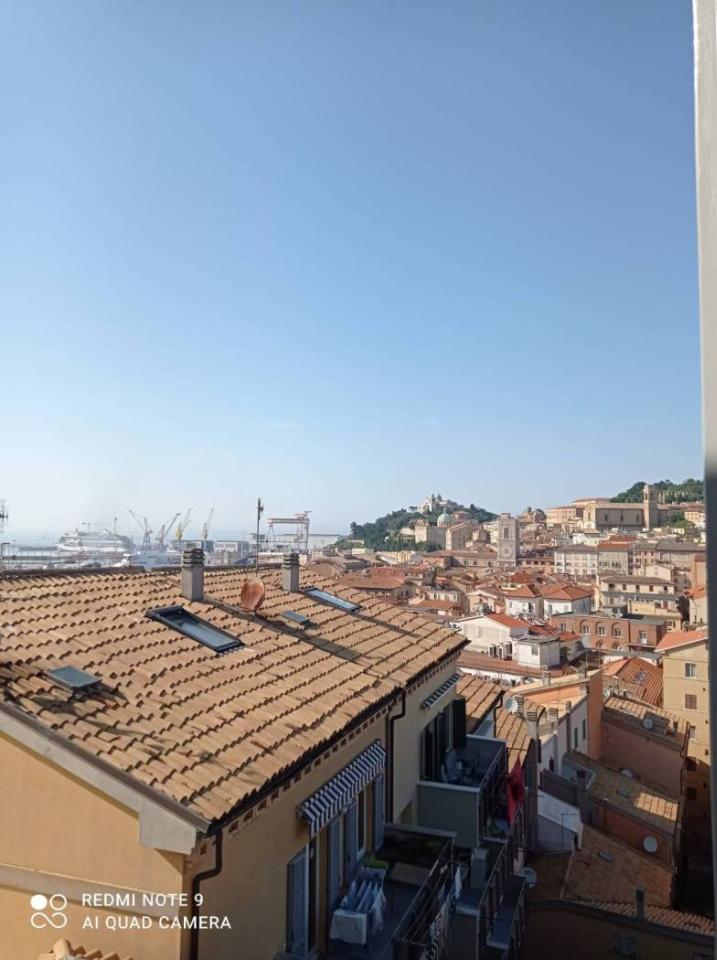appartamento in affitto ad Ancona in zona Passetto