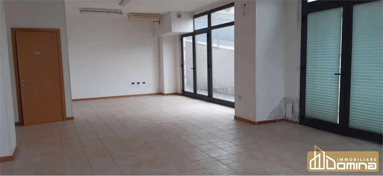 ufficio in affitto ad Ancona in zona Piano San Lazzaro