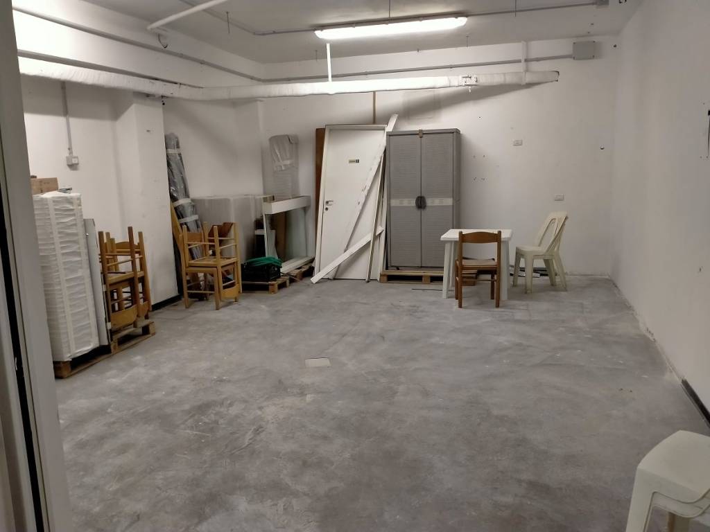 locale commerciale in affitto ad Ancona in zona Tavernelle